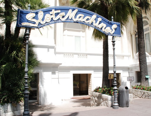 Il Festival al casinò, con 'Porta a porta', 'La vita in diretta' e 'A casa di Paola'