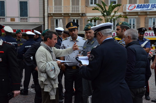 Sanremo: operazione interforze 'Tela di ragno', città presidiata dalle forze dell'ordine e sequestri in atto Sanremo: operazione interforze 'Tela di ragno', città presidiata dalle forze dell'ordine e sequestri in atto