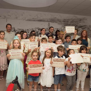 Santo Stefano al Mare: il saggio della Pergolesi in ricordo del piccolo Mario aiuta un bimbo rivese malato Santo Stefano al Mare: il saggio della Pergolesi in ricordo del piccolo Mario aiuta un bimbo rivese malato