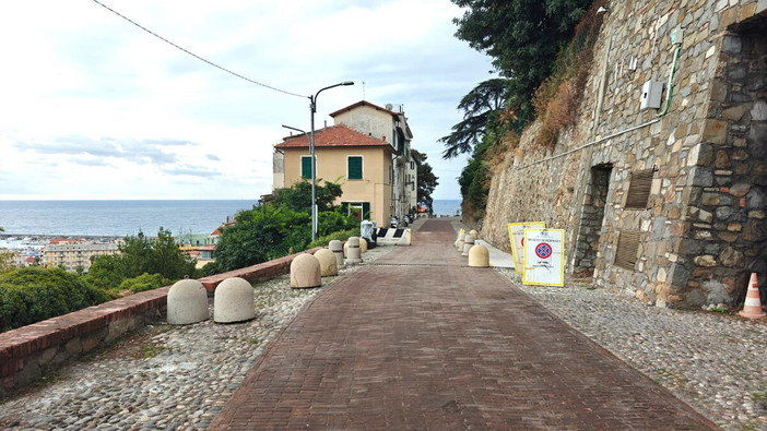 Sanremo, parcheggi a rischio tra via Tapoletti e piazza San Costanzo: un lettore "Dove metteremo le auto?" Sanremo, parcheggi a rischio tra via Tapoletti e piazza San Costanzo: un lettore "Dove metteremo le auto?"