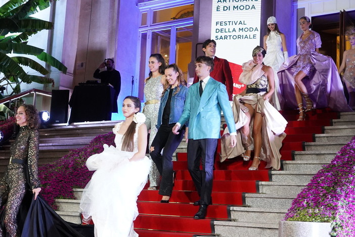 Défilé di moda nell'ambito dell'evento 'Stile Artigiano' sulla scalinata del Casinò di Sanremo Défilé di moda nell'ambito dell'evento 'Stile Artigiano' sulla scalinata del Casinò di Sanremo