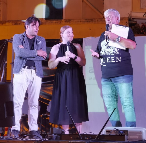 Nuova svolta per 'Sanremo t'inCanta', dopo la serata di martedì sull'acqua domani quella sul sole Nuova svolta per 'Sanremo t'inCanta', dopo la serata di martedì sull'acqua domani quella sul sole