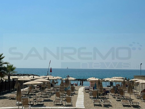 Depurazione e divieti di balneazione, Confesercenti lancia l'allarme: "Così il turismo rischia il collasso" Depurazione e divieti di balneazione, Confesercenti lancia l'allarme: "Così il turismo rischia il collasso"