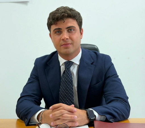 Imperia, Salvatore Crupi è il nuovo dirigente della Squadra Mobile: a 27 anni guiderà l'ufficio investigativo Imperia, Salvatore Crupi è il nuovo dirigente della Squadra Mobile: a 27 anni guiderà l'ufficio investigativo