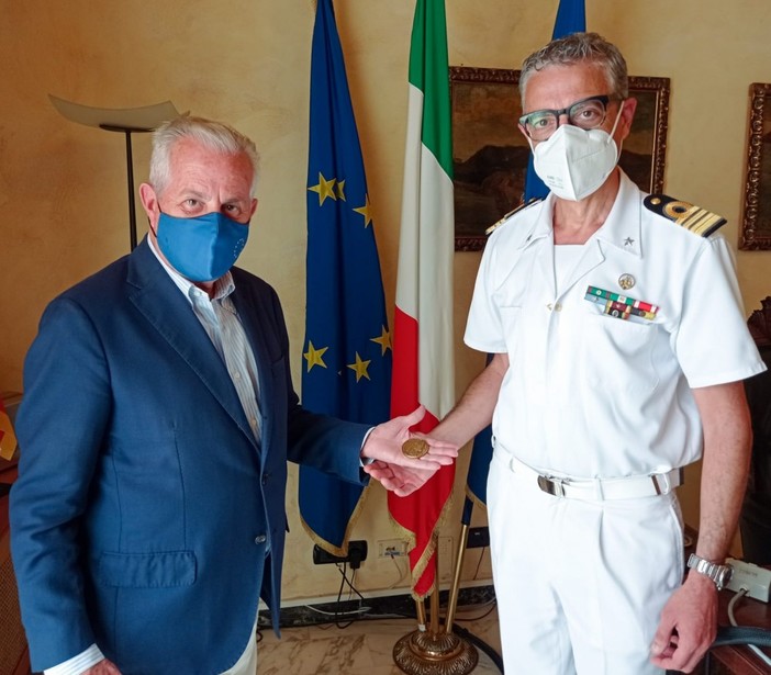 Imperia: visita di commiato del Comandante Semeraro, il Sindaco “Ha fornito una contributo importante alla crescita della città” Imperia: visita di commiato del Comandante Semeraro, il Sindaco “Ha fornito una contributo importante alla crescita della città”