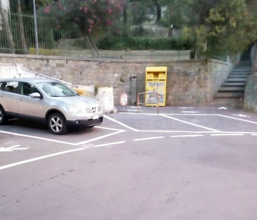 La nuova segnaletica di via Panizzi e strada Valle