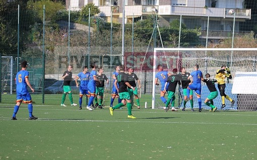 Calcio, Promozione. Sanstevese, stop con il Legino: i savonesi passano con Salis Calcio, Promozione. Sanstevese, stop con il Legino: i savonesi passano con Salis