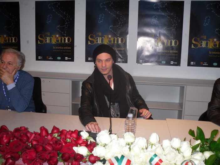 Festival di Sanremo 2011: un introspettivo Roberto Amadé prova a realizzare i suoi sogni Festival di Sanremo 2011: un introspettivo Roberto Amadé prova a realizzare i suoi sogni