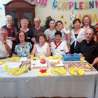 Sanremo: grande festa ieri alla residenza 'Villa Santa Clotilde' per i 100 anni di Savina Ronconi (Foto)