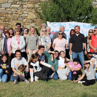 Sanremo: la comunità parrocchiana della 'Villetta' ha salutato don Florin dopo due anni (Foto) Sanremo: la comunità parrocchiana della 'Villetta' ha salutato don Florin dopo due anni (Foto)