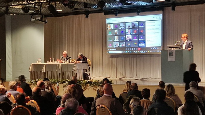 A Loano gli Stati generali del turismo balneare ligure: "Sconfitti dalla legge, ci sentiamo umiliati"