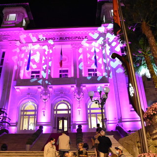 Sanremo torna a far 'rumore': un sabato sera da 'sold out' ovunque e l'emozione dello spettacolo al Casinò (Foto e Video)