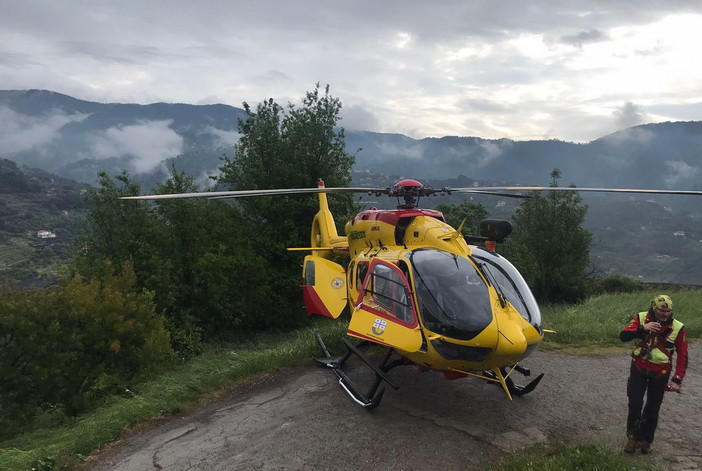 Incidente sulla Provinciale 14 a Borghetto d'Arroscia: ragazzo riporta frattura scomposta