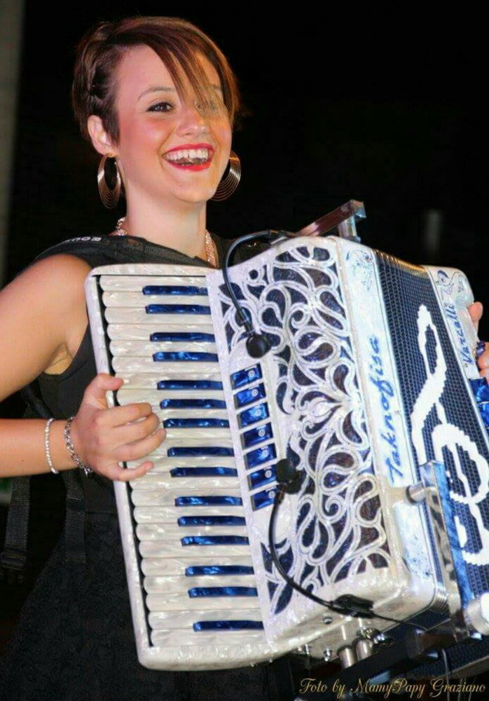 Sanremo: la fisarmonica della coldirodese Sara Scatenato riscuote successo in Piemonte Sanremo: la fisarmonica della coldirodese Sara Scatenato riscuote successo in Piemonte