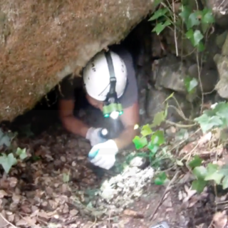 Apricale: due appassionati scoprono un presunto acquedotto costruito per alimentare 4 frantoi oltre 70 anni fa (Foto e Video) Apricale: due appassionati scoprono un presunto acquedotto costruito per alimentare 4 frantoi oltre 70 anni fa (Foto e Video)