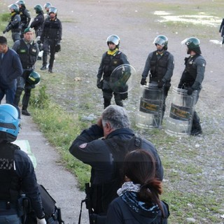 Ventimiglia: sgomberati dalla foce del Roya circa 25 migranti che erano rimasti accampati stanotte (Foto e video)