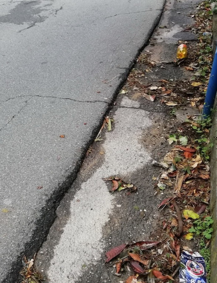 Sanremo: sporcizia in via D'Annunzio, lettore chiede nuovamente il passaggio della macchina pulitrice (Foto) Sanremo: sporcizia in via D'Annunzio, lettore chiede nuovamente il passaggio della macchina pulitrice (Foto)