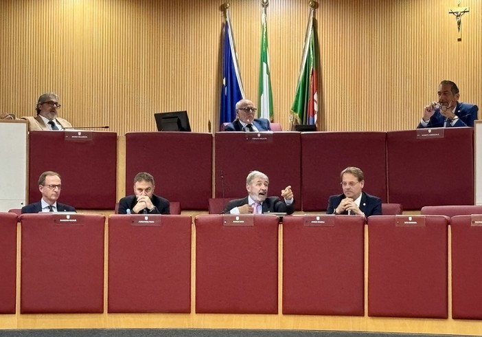 La reazione del presidente Marco Bucci in aula