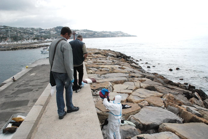 Sanremo: bivacco sul porto vecchio, oggi l'intervento della Polizia e della Municipale