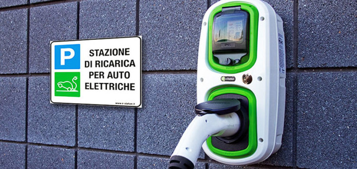Ospedaletti: la città delle rose crede nel 'green' e installa le colonnine di ricarica per auto più veloci in provincia Ospedaletti: la città delle rose crede nel 'green' e installa le colonnine di ricarica per auto più veloci in provincia