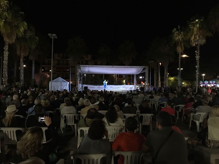 San Bartolomeo al Mare: San Bart Cabaret, con Bruce Ketta buona la prima (Foto)
