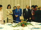 Dagli archivi del Garden Club Sanremo una fotografia del 1995: a sinistra Silvana Sicari Cepollina e S.A.R. la Principessa Carolina nel concorso &quot;Fiori sulla Tavola&quot; a Sanremo