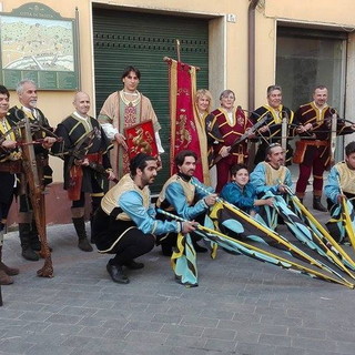 Ringraziamenti del Sestiere Burgu e della compagnia Balestrieri al Comitato San Benedetto di Taggia