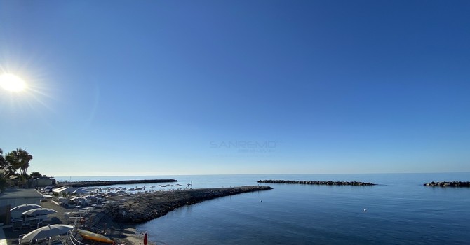 Caldo senza tregua, il mare sfiora i 30 gradi: sulla Riviera temperature anomale e nuova instabilità in arrivo Caldo senza tregua, il mare sfiora i 30 gradi: sulla Riviera temperature anomale e nuova instabilità in arrivo