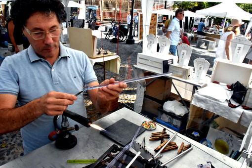 Stile Artigiano 2020: la lavorazione del vetro con Alessandro Giuseppe Ballarin di Tre Archi