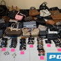 Ventimiglia, sequestrati circa 200 pezzi di pelletteria contraffatta durante il mercato settimanale Ventimiglia, sequestrati circa 200 pezzi di pelletteria contraffatta durante il mercato settimanale
