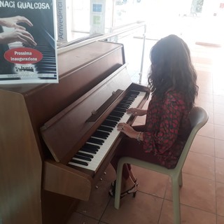 Arma di Taggia: giovedì prossimo l'inaugurazione, alla 'Riviera Shopville' arriva lo 'Street Piano' Arma di Taggia: giovedì prossimo l'inaugurazione, alla 'Riviera Shopville' arriva lo 'Street Piano'