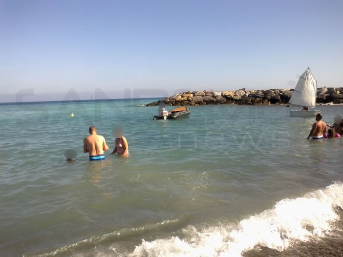 Ospedaletti: abuso alla spiaggia libera, le rimostranze e l'esposto di una nostra lettrice Ospedaletti: abuso alla spiaggia libera, le rimostranze e l'esposto di una nostra lettrice