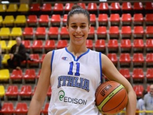 La cestista ponentina Sara Crudo convocata per il raduno della nazionale: da domenica l'avventura in azzurro