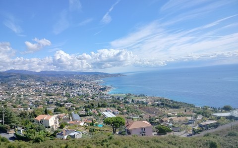 Liguria, il 2025 conferma il clima che cambia: caldo sopra la media e piogge sempre più irregolari
