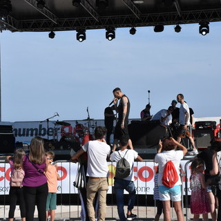 Sanremo: partito il 'Concertone' di Pian di Nave, Sindoni "Il futuro della città si dovrà basare su questi momenti" (Foto e Video)