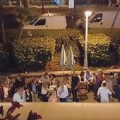 Sanremo: i cittadini della Marina attaccano un dj set in piazza Sardi, il gestore "Abbiamo agito secondo le regole"