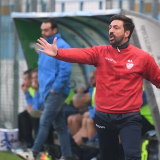 Calcio: la Sanremese raccoglie un pari deludente contro la Caronnese. Novara in fuga
