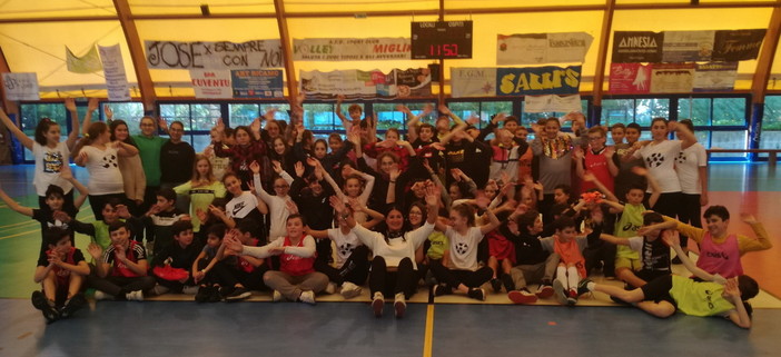Settimana sport e salute alla ‘Cavour’: fair play e divertimento per i tornei delle prime medie (Foto)