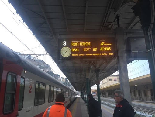 Venerdì riapre finalmente la ferrovia tra Cuneo, Ventimiglia e Nizza: primo treno alle 7.05 ed arrivo alle 10.30 Venerdì riapre finalmente la ferrovia tra Cuneo, Ventimiglia e Nizza: primo treno alle 7.05 ed arrivo alle 10.30