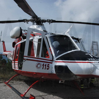 Seborga, uomo cade con un vetro in mano: grave ferita al braccio, trasferito in elicottero a Savona Seborga, uomo cade con un vetro in mano: grave ferita al braccio, trasferito in elicottero a Savona