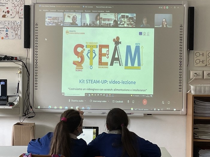 Bordighera: gli alunni della 2ª B della “De Amicis” programmatori per un giorno grazie al progetto Steam-Up Bordighera: gli alunni della 2ª B della “De Amicis” programmatori per un giorno grazie al progetto Steam-Up