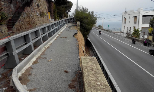 Sanremo: la richiesta di aiuto del comitato di strada Rotabile Capo Nero: “Quando piove temiamo il peggio” (Foto e intervista) Sanremo: la richiesta di aiuto del comitato di strada Rotabile Capo Nero: “Quando piove temiamo il peggio” (Foto e intervista)