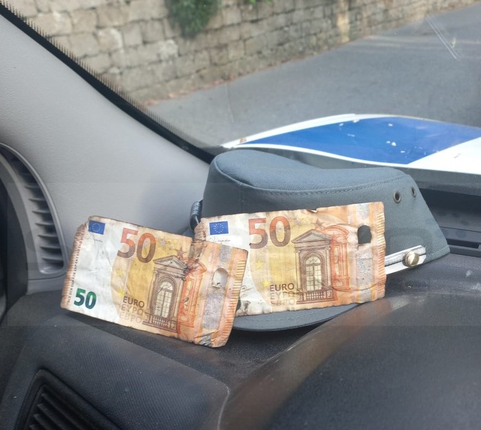 Soldano: esplosione di fine agosto, a breve tornerà il perito, trovate tra le macerie e riconsegnate due banconote (Foto) Soldano: esplosione di fine agosto, a breve tornerà il perito, trovate tra le macerie e riconsegnate due banconote (Foto)