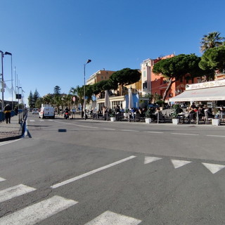 Sanremo: da oggi zona 'gialla' con bar e ristoranti che riaprono, Di Baldassarre &quot;E' un momento decisivo, attendiamo risposte dal vaccino&quot; (Video)