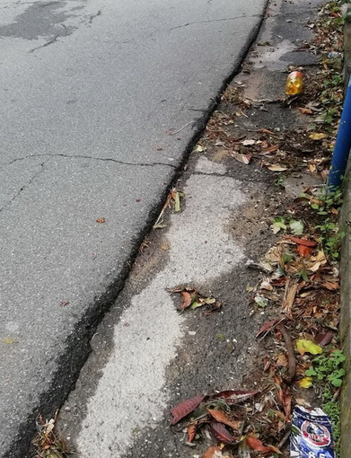 Sanremo: sporcizia in via D'Annunzio, lettore chiede nuovamente il passaggio della macchina pulitrice (Foto) Sanremo: sporcizia in via D'Annunzio, lettore chiede nuovamente il passaggio della macchina pulitrice (Foto)