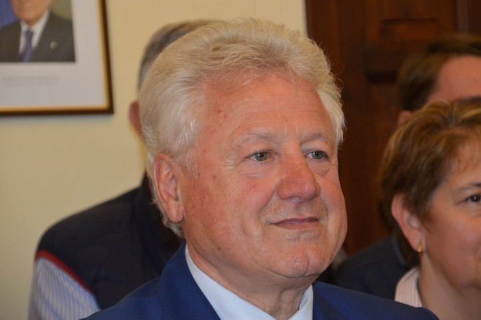 Ventimiglia: parcheggio sul Roja, il Sindaco Scullino risponde al consigliere Ioculano "Se il PD si metterà contro allora chiuderà, ma lo dovrete spiegare ai cittadini