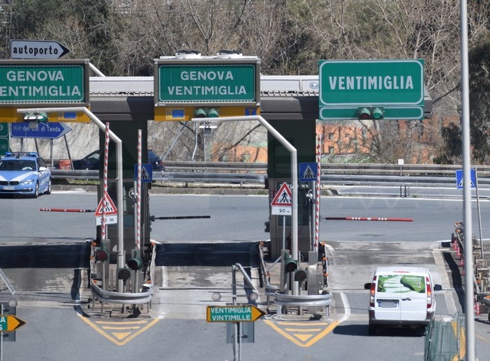 Autostrade: anticipato lo stop dei cantieri a luglio per due settimane, fino al 1° agosto