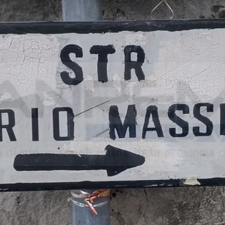 Sanremo: zona San Lorenzo piena di buche e con situazioni di pericolo, le lamentele dei residenti (Foto) Sanremo: zona San Lorenzo piena di buche e con situazioni di pericolo, le lamentele dei residenti (Foto)