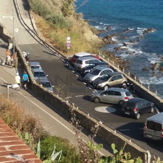 Sanremo: lotta al parcheggio selvaggio vicino alle spiagge, nel weekend 80 multe tra i Tre Ponti e Bussana