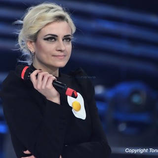 Sanremo 2022, Maurizio Acerbo: "Grazie a la Rappresentante di Lista per il pugno chiuso" Sanremo 2022, Maurizio Acerbo: "Grazie a la Rappresentante di Lista per il pugno chiuso"
